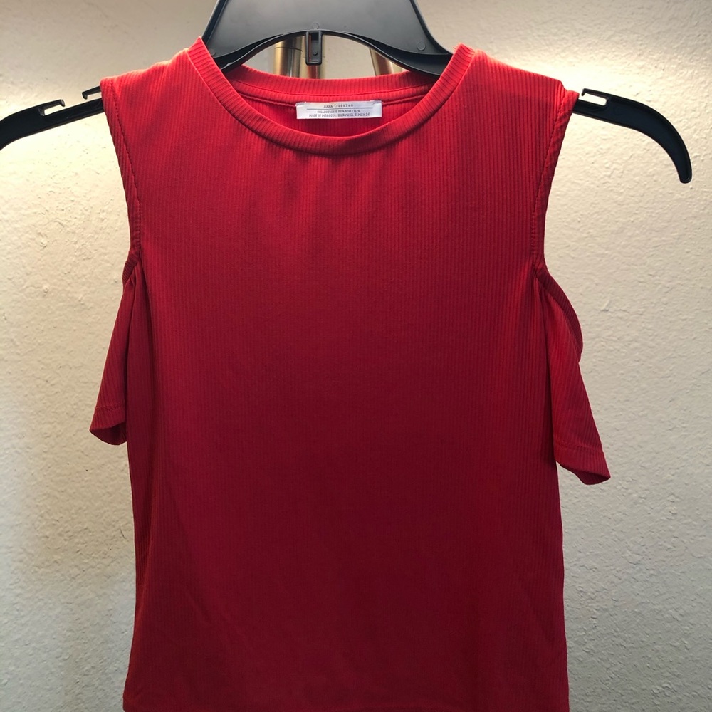 Open shoulder Zara Red top